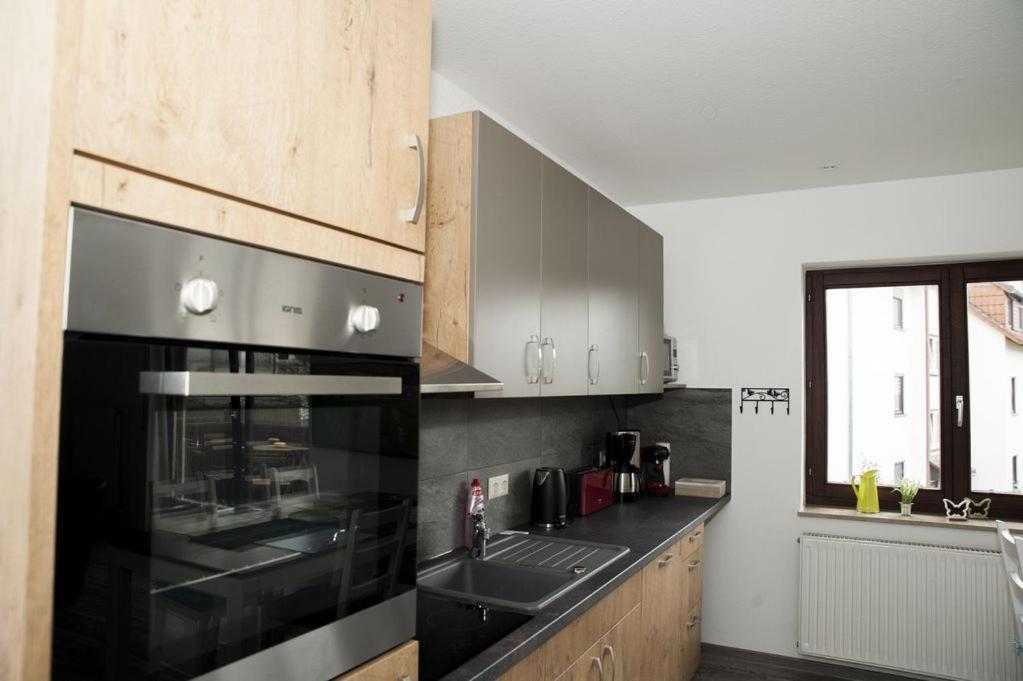 Exklusive Ferienwohnung Mit Balkon, 2 Schlafzimmer Im Haus Sertuerner アインベック エクステリア 写真