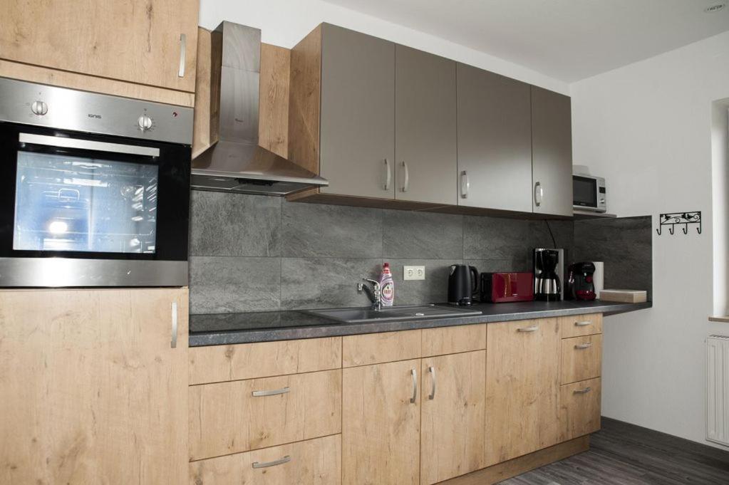 Exklusive Ferienwohnung Mit Balkon, 2 Schlafzimmer Im Haus Sertuerner アインベック エクステリア 写真